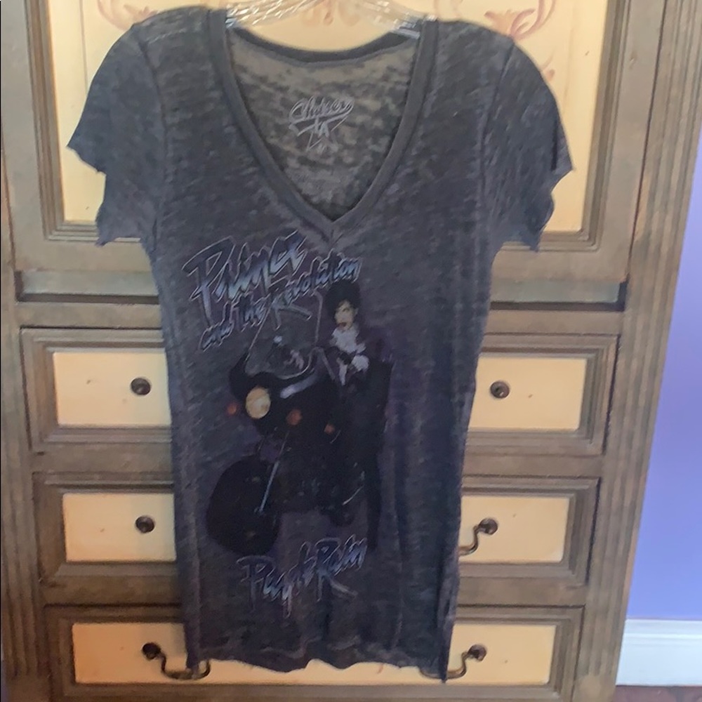 Graphic tee